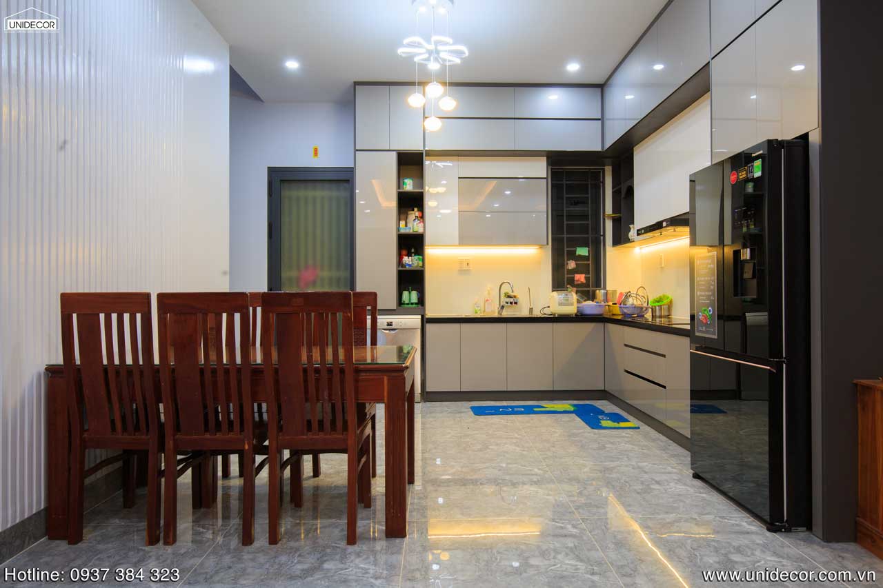 Không gian phòng bếp với nội thất hiện đại 