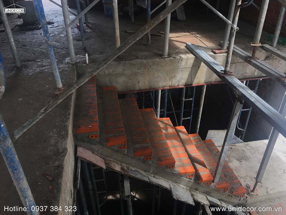 Hệ cầu thang lên tầng khi xây dựng tầng 3 
